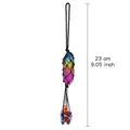 Vue détaillée d'un pendentif en cristal arc-en-ciel avec mesures et filet macramé - Pendentif Pilier en Cristal-Couleur