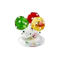 Gros plan d'une figurine de champignon en cristal facetté coloré avec des points blancs - Trois Petits Champignons - Rouge Vert Jaune