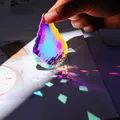Levendige traanvormige iriserende kristallen zonnevanger hanger met regenboogreflecties - AB Kleur Nieuwe Fleskalebasvorm (76mm)