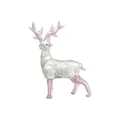 Dettaglio di una statuina di renna in vetro bianco e rosa con eleganti motivi a rilievo - Cervo