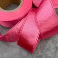 Nastro di raso rosa acceso con bordo pressato per decorazioni fai-da-te e pacchi - 1.5CMX10 Yards / Rosa intenso