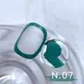 Professionele teal groene nagellak gel monster N.07 op een heldere glazen achtergrond. - Painter Nagelkunst Schildergel / NO.07 (Meer Groen)