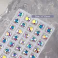 Hochwertige quadratische irisierende Aurora Nailart Strasssteine 10x10mm 2er Pack - Kissen-Schliff-Stil / 2er Pack