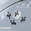Breloque ongle croix crâne punk rétro avec strass noirs pour manucure gothique DIY - Croix de Crâne Argent Avec Pierre Noire (G965) / Pièce unique