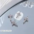 Bijoux d'ongles en croix gothique argentée avec strass pour design de manucure punk - Croix Pierre Carrée Blanche Argent (G969) / Pièce unique