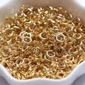 Primer plano de cierres de anillo de resorte bañados en oro de 14K - Broche de Resorte de Oro de 18K (A-25) / 7mm
