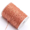 Vue macro d'un rouleau de chaîne en forme de cœur en or rose 14 carats pour bijoux - Cœur 3x4mm / Or rose