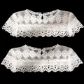 Détails d'un châle en dentelle brodée de soie de lait blanche avec des motifs floraux raffinés - Style 17 (PJ15161718)