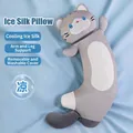 Traversin ergonomique chat gris en soie glacée avec housse amovible et lavable - 80cm / Chat gris