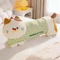 Long oreiller en peluche chat avec motif à carreaux verts pour un sommeil confortable - 90cm (Doublure Indépendante Amovible et Lavable) / Chat Calicot