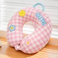 Almohada para el cuello en forma de U de cuadros rosa y blanco con lindos parches de flores - Almohada en U a Cuadros Rosas