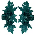 Detailansicht von smaragdgrünen 3D-Spitzenstickerei-Blumenaufnähern für DIY-Projekte - 1 Paar Packung / Dunkelgrün