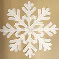 Nahaufnahme von weißem Schneeflocken-Spitzen-Untersetzer mit Stickerei - Stil 3 / 30cm