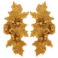 Detailansicht symmetrischer goldener Stickerei-Blumenpatches für DIY-Kleidungsklebung. - 1 Paar Packung / Goldkaffee
