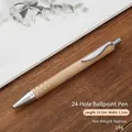 Premium esdoornhouten intrekbare balpen met een uniek decoratief ontwerp met 24 gaten - Intrekbare houten pen met 24 gaten (24 gaten) / Zwarte Inkt (Kogeltype 0.7) / Natuurlijke houtkleur
