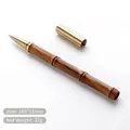 Bolígrafo de gel de latón estilo bambú con un acabado elegante en grano de madera - Tostado