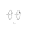 Pendientes de aro de estrella en plata 925 con circón, variante huggie de 8 mm - 8mm / Oro blanco
