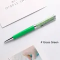 Eleganter grasgrüner Metallkugelschreiber mit dekorativen funkelnden Kristallelementen - Grasgrün