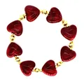 Detail van een Franse stijl rode hars hart en gouden kralen elastische armband - Donkerrode Armband