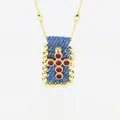 Collana bohemian retrò in denim con ciondolo a croce in zirconi cubici rossi - Rosso Rubino (G)