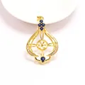 Nahaufnahme eines vergoldeten Perlenanhängers mit blauen Steinen für DIY-Schmuck - E8 Hollow Royal Style / Gold