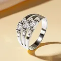 Elegante anello a tripla fascia in argento con zirconi a taglio princess - Taglia 5 / Stile Design a Tre File (Argento)