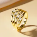 Elegante anello multifila placcato oro con pietre di zirconia cubica quadrate e tonde - Taglia 5 / Design a Quattro File K-Oro