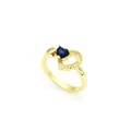Gros plan d'une bague dorée avec un cristal bleu en forme de cœur et des pierres de zircon. - Bague (G4) / Bleu