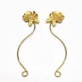Golden rose-shaped metal frame accessory for nail art and eyelash salon display stand - Rose Flower Display Tool