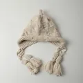 Berretto in maglia grossa color crema fatto a mano con paraorecchie e nappe decorative - M(56-58cm) / Berretto con Paraorecchie e Nappine / Beige