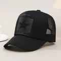 Zwarte mesh trucker pet met sterrenprint en songtekstversiering - Verstelbaar / Helemaal Zwart