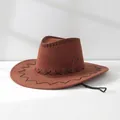 Detailansicht eines braunen Cowboyhuts aus Wildleder mit dekorativer schwarzer Naht - Einheitsgröße 58cm / Dunkelbraun