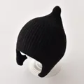 Leuke zwarte gebreide babymuts met puntige bovenkant en oorbescherming voor de winter - Eén Maat (40-48CM) / Zwart