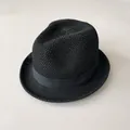 Cappello fedora jazz nero lavorato a mano all'uncinetto con nastro parasole - 55-57cm (Regolabile) / Nero