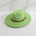 Chapeau fedora en laine vert vif à large bord avec ruban décoratif en cuir marron - M (56-58cm) / Vert Herbe