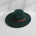 Chapeau de jazz élégant en feutre de laine vert foncé à large bord avec ceinture - M (56-58cm) / Vert Foncé
