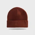 Macro detail view of a dark brown ribbed knit beanie featuring a classic cuffed design. - Elastic Circumference (56-60cm) / Caramel color