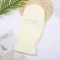 Cremeweiße gestrickte Sturmhaube mit einem Loch für winterliche Wärme - Einheitsgröße / Weiß