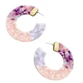Dettaglio orecchini a cerchio a C in acrilico giuntato rosa e viola con lega dorata - Stile Patchwork Semicircolare a C (10387_1)