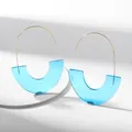 Eleganti orecchini a semicerchio in acrilico blu con ganci minimalisti in lega dorata - Gancio per orecchino geometrico a semicerchio (10385_17)