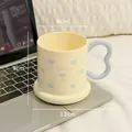 Cremefarbene Herz-Tasse mit blauem Griff, Maße 8cm x 9cm und 13cm Breite - 13x8x9cm / Herz Mundspülbecher - Blau