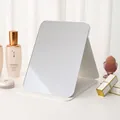 Minimalistischer tragbarer weißer PU-Leder Klapp-Schminkspiegel für den Schreibtisch - Klein 15*20cm / Beige