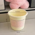 Crémefarbener Kunststoff-Wascheimer für das Wohnheim mit rosa Karomuster und Maßen - Eimer - Rosa