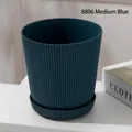 Moderner gerippter blauer Kunststoff-Blumentopf mit Untersetzer für Zimmerpflanzen - Mittlere Größe (8806) / Blau