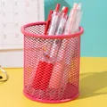 Leuchtend rosa runder Metall-Netz-Stifthalter für die Schreibtischorganisation von Schreibwaren - Rund / Rot