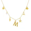 Elegante collana da spiaggia placcata oro 18 carati con lettera M e vari ciondoli a conchiglia - Lettera M / Oro
