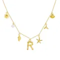 Collana a catena in oro 18K con lettera R e ciondoli a tema marino e spiaggia. - Lettera R / Oro