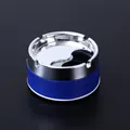 Cenicero portátil moderno de acero inoxidable azul con tapa giratoria para coche. - Con tapa / Azul