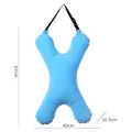Tragbares hellblaues aufblasbares Autogurt-Reisekissen für Kinder, 67x40x16,5 cm - X-Form Stil / Hellblau