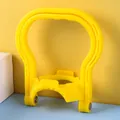 Asa de transporte de plástico amarillo grueso para botellas de agua, elevación sin esfuerzo. - Amarillo